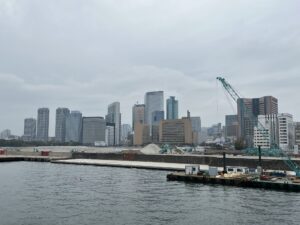 海から臨む月市場跡地